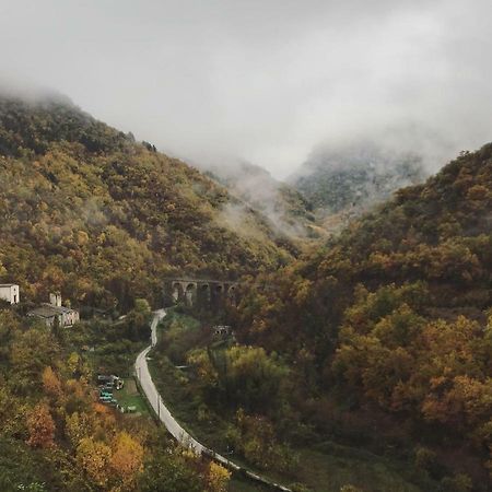 Casa Ai Piedi Della Riserva Naturale 吉齐奥河畔佩托拉诺 外观 照片